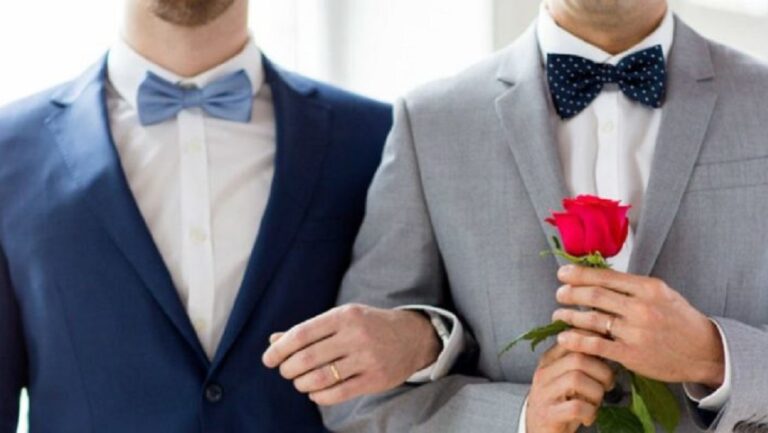 Δημοσιεύτηκε η πρώτη αγγελία γάμου ομόφυλου ζευγαριού στην Ελλάδα