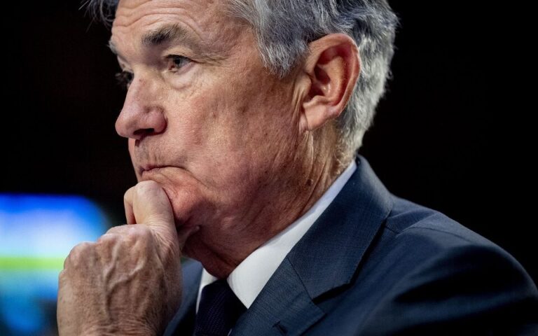 Powell: Η Fed δεν θέλει να μειώσει πρόωρα τα επιτόκια