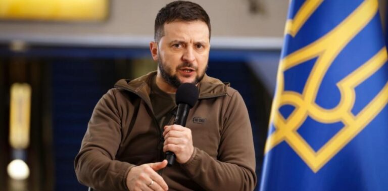 Ζελένσκι: Η κατάσταση είναι «εξαιρετικά δύσκολη» σε ορισμένα σημεία του μετώπου