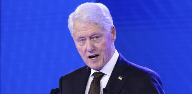 ΗΠΑ – Μπιλ Κλίντον: Ο πρώην πρόεδρος θα συμμετάσχει σε διάσκεψη για την ασφάλεια στην Πράγα