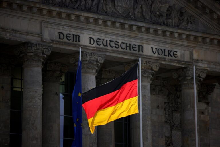 Οι ξένες εταιρείες αμφιβάλλουν για την πολιτική σταθερότητα της Γερμανίας