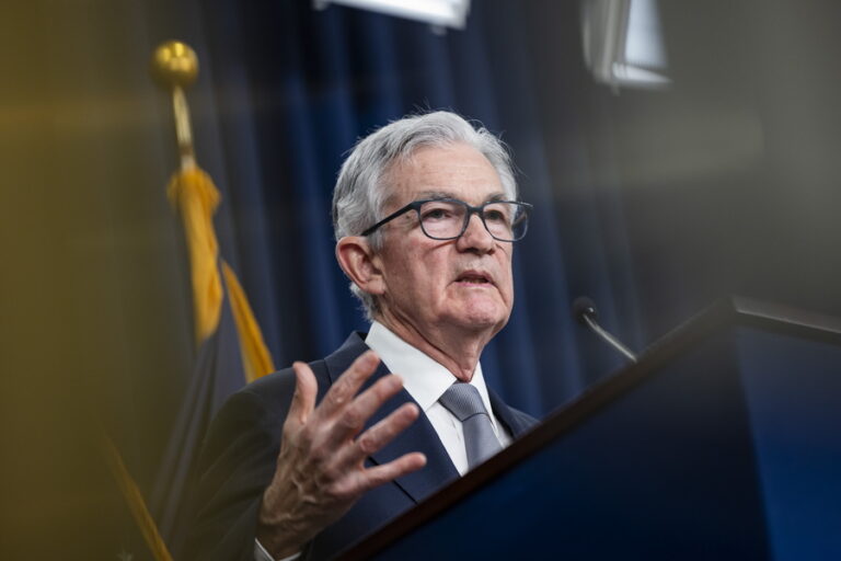 Η μετέωρη πολιτική της Fed με τα επιτόκια