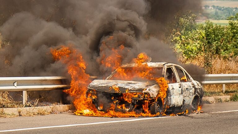 Γιατί παίρνουν φωτιά τα αυτοκίνητα στην Ελλάδα; – NewsAuto.gr