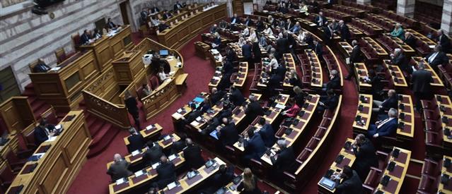 Τέμπη – Πρόταση δυσπιστίας: “Ετοιμοπόλεμες” κυβέρνηση και αντιπολίτευση
