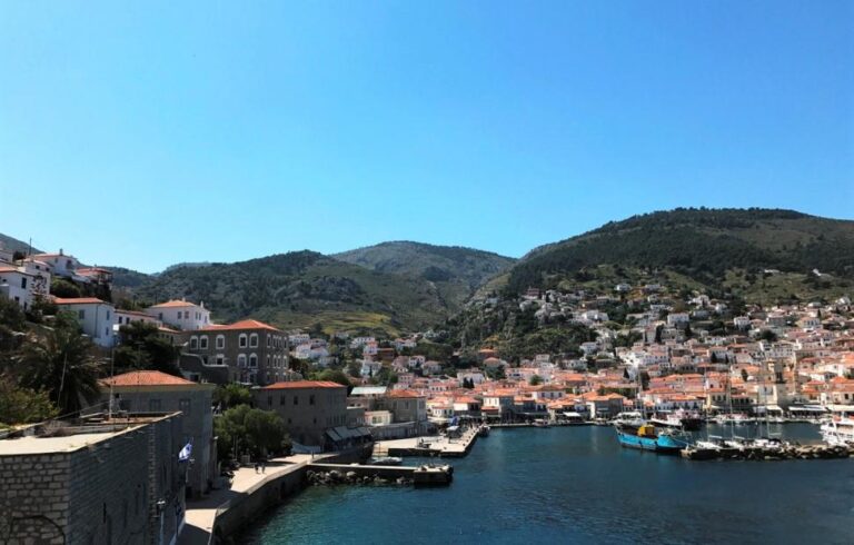 Condé Nast Traveller: Τρίτη καλύτερη χώρα στον κόσμο για ταξίδι η Ελλάδα – Ποια νησιά ξεχωρίζει