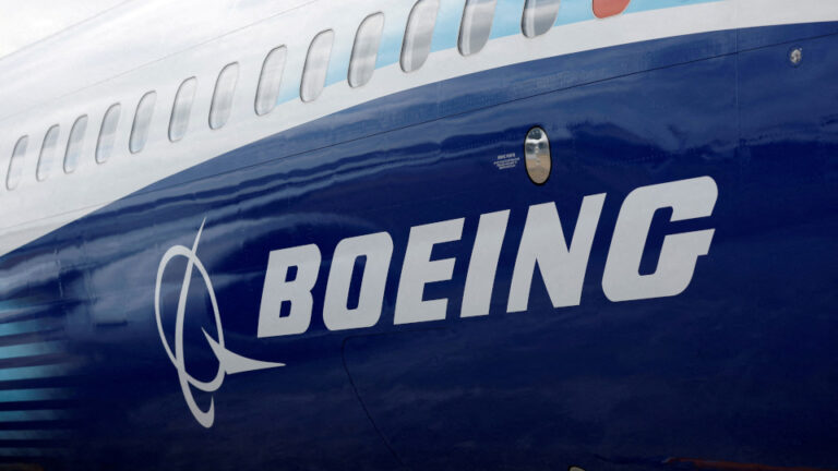 Πώς τα προβλήματα της Boeing απειλούν ολόκληρη την αμερικανική οικονομία 