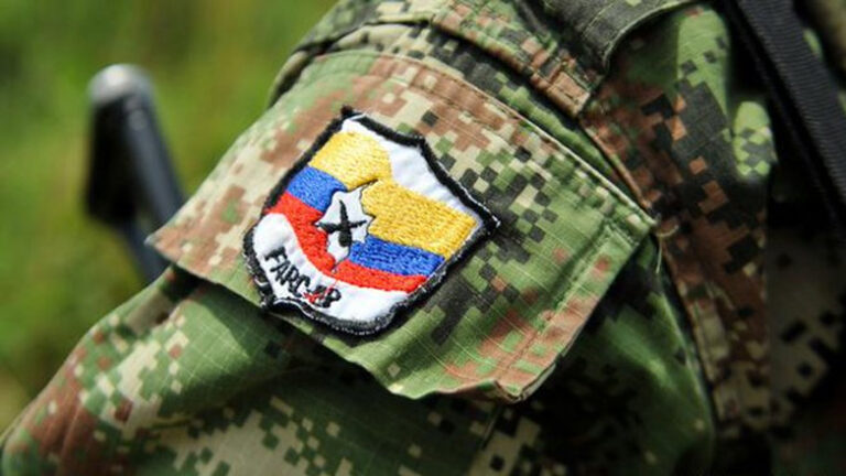 Κολομβία: Τουλάχιστον οκτώ νεκροί σε ευρείας κλίμακας επιχείρηση του στρατού εναντίον οργάνωσης διαφωνούντων