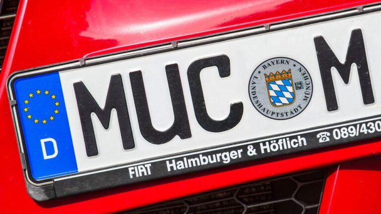 Μόναχο: Γιατί δεν προτιμά ο κόσμος τις νέες πινακίδες (MUC);
