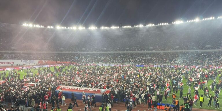 Χιλιάδες οπαδοί της Γεωργίας εισέβαλαν στο γήπεδο για να γιορτάσουν την πρόκριση στο Euro 2024