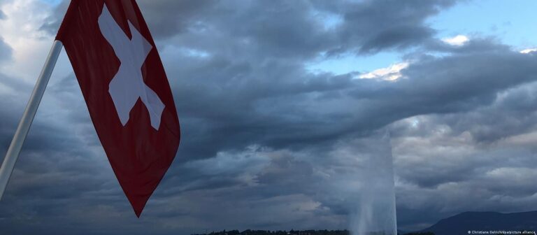 Ελβετία: Ο Μάρσελ Ντέτλινγκ στο τιμόνι της ακροδεξιάς που εξελίσσεται σε κυρίαρχη πολιτική δύναμη