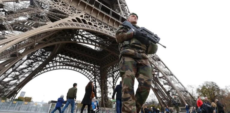 Μακρόν: Το Ισλαμικό Κράτος επιχείρησε τους τελευταίους μήνες να διαπράξει πολλές τρομοκρατικές ενέργειες στη Γαλλία