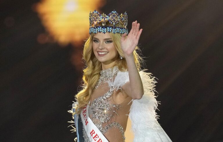 Κριστίνα Πισκόβα: Η 23χρονη από την Τσεχία κέρδισε τον τίτλο «Μις Κόσμος 2024»