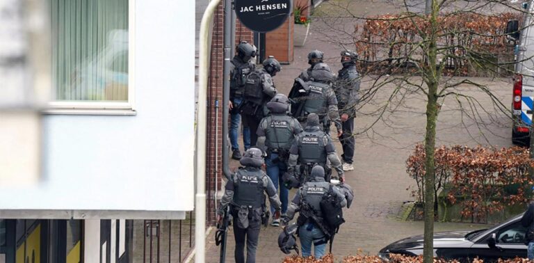 Λήξη συναγερμού στην Ολλανδία – Συνελήφθη ο άνδρας που κρατούσε ομήρους