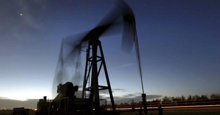 Πετρέλαιο: «Τσιμπάνε» ξανά οι τιμές – Αγγίζει τα 86 δολάρια το Brent