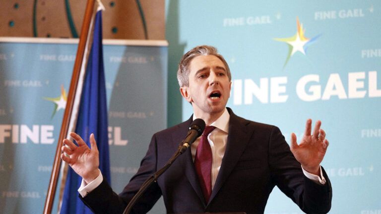 Ιρλανδία: Το κυβερνών κόμμα Fine Gael ορίζει τον Σάιμον Χάρις ως νέο ηγέτη του