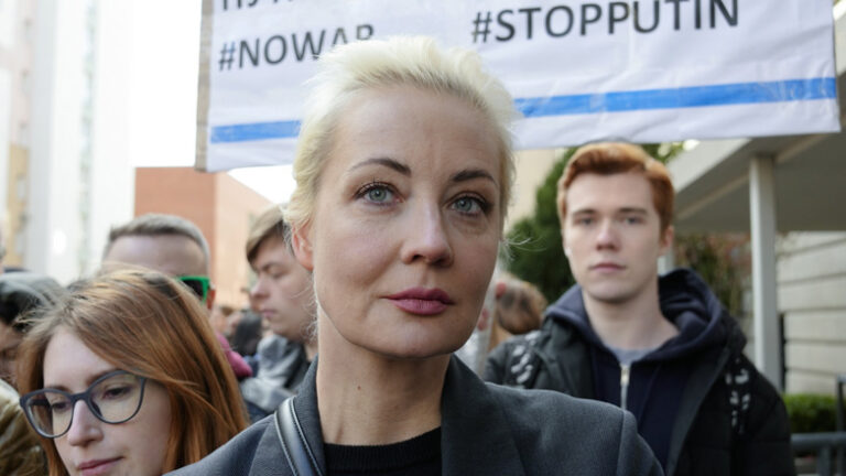 Η Γιούλια Ναβάλναγια εκφράζει τα συλλυπητήριά της στα θύματα της επίθεσης στη Μόσχα