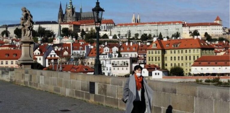 Πράγα: Χιλιάδες Τσέχοι ζητούν να δοθούν στους δρόμους ονόματα ηρώων του Τόλκιν