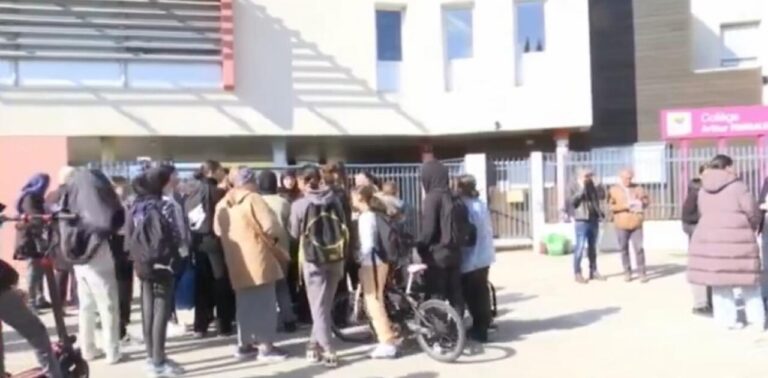 Οργή στη Γαλλία: 3 ανήλικοι ξυλοκόπησαν άγρια 14χρονη έξω από σχολείο