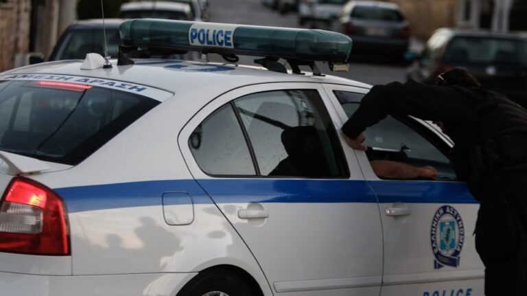 Συνελήφθη διακινητής μεταναστών μετά από επεισοδιακή καταδίωξη στο κέντρο της Αθήνας