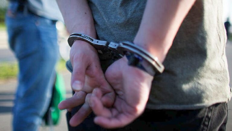 Συνελήφθησαν δύο μέλη κυκλώματος παράνομης διακίνησης μεταναστών