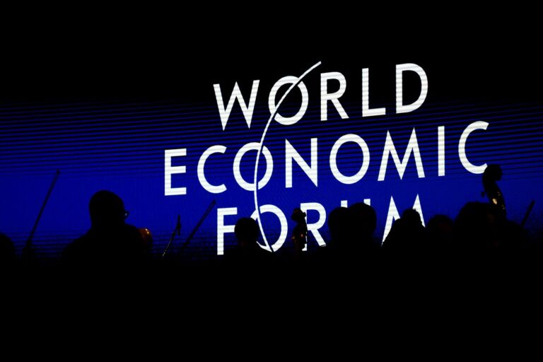 «Καμπανάκι» για την οικονομία από το Παγκόσμιο Οικονομικό Φόρουμ