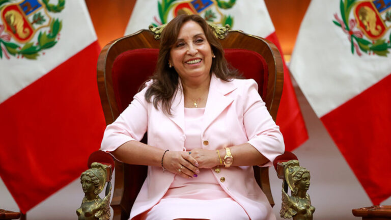 Περού: Η πρόεδρος Μπολουάρτε καταθέτει στις εισαγγελικές αρχές για το σκάνδαλο «Rolexgate»