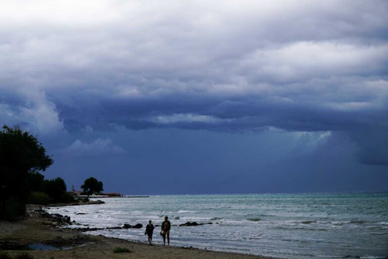 Καιρός σήμερα: Καταιγίδες στη Βόρεια Ελλάδα και 7 μποφόρ στα πελάγη – Αναλυτική πρόγνωση