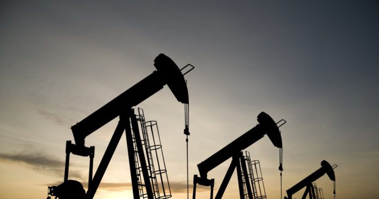 Μέση Ανατολή: Το πετρέλαιο μπορεί να ξεπεράσει τα 100 δολάρια, εκτιμούν οικονομικοί παράγοντες και αναλυτές