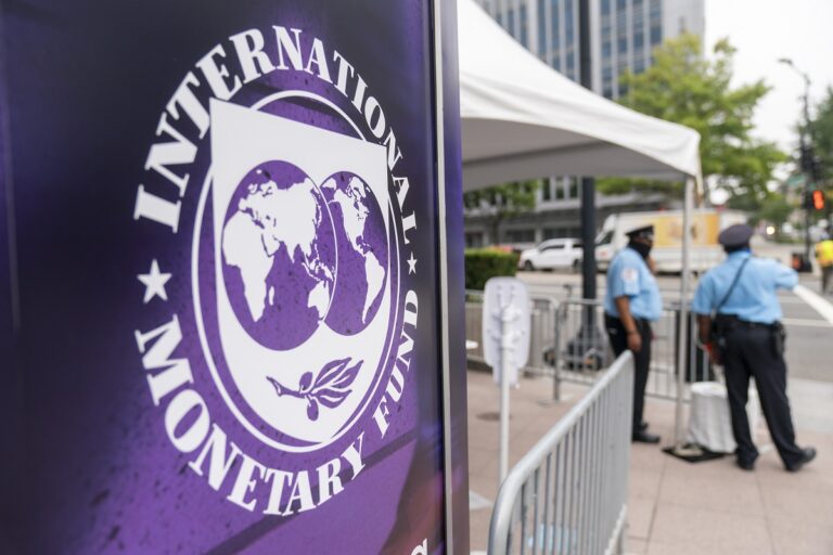 Τα τρία “καμπανάκια” του ΔΝΤ για την οικονομία των ΗΠΑ