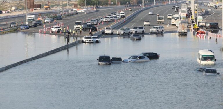 Πλημμύρα στα Ηνωμένα Αραβικά Εμιράτα: 4 οι νεκροί – Επιμένουν τα προβλήματα στο Ντουμπάι