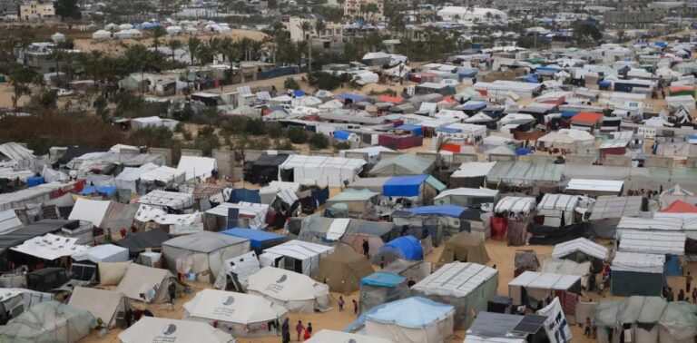 Αίγυπτος: 80.000 με 100.000 Παλαιστίνιοι πρόσφυγες έχουν φτάσει από τη Γάζα