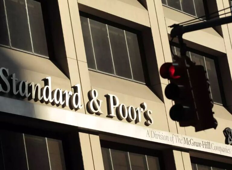 Standard & Poor’s: Σήμερα η νέα αξιολόγηση για την ελληνική οικονομία
