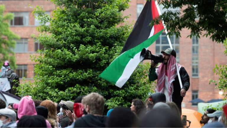 ΗΠΑ: 200 συλλήψεις φοιτητών που διαδήλωναν για την Γάζα – Γιγαντώνεται το πανεπιστημιακό κίνημα