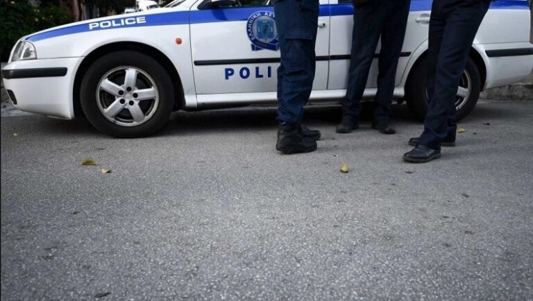 Δυτ. Ελλάδα: 14χρονος απείλησε την αδερφή και τον πατέρα του με μαχαίρι