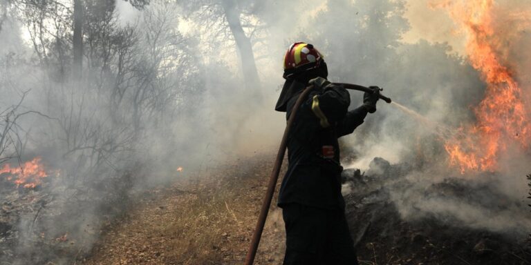 Πολιτική Προστασία: 71 πυρκαγιές σε 12 ώρες- Σε ποιες περιοχές είναι υψηλός ο κίνδυνος φωτιάς