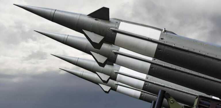 ΗΠΑ: Κυρώσεις σε 3 κινεζικές εταιρείες που παρείχαν τεχνολογία πυραύλων στο Πακιστάν