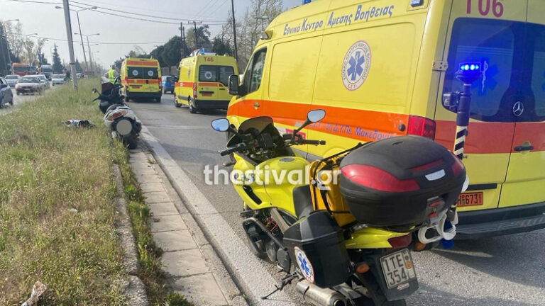 Θεσσαλονίκη: Δύο σοβαρά τραυματίες από σύγκρουση μηχανής με φορτηγό