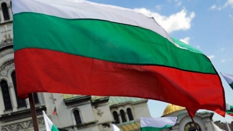 Η πολιτική κρίση στη Βουλγαρία βαθαίνει και εξαπλώνεται