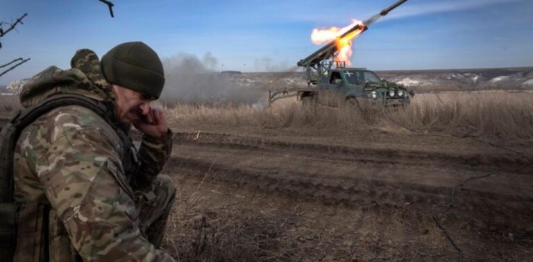 Ρωσία: Έχει 25.000 στρατιώτες που προσπαθούν να εισβάλουν στο Τσάσιβ Γιαρ