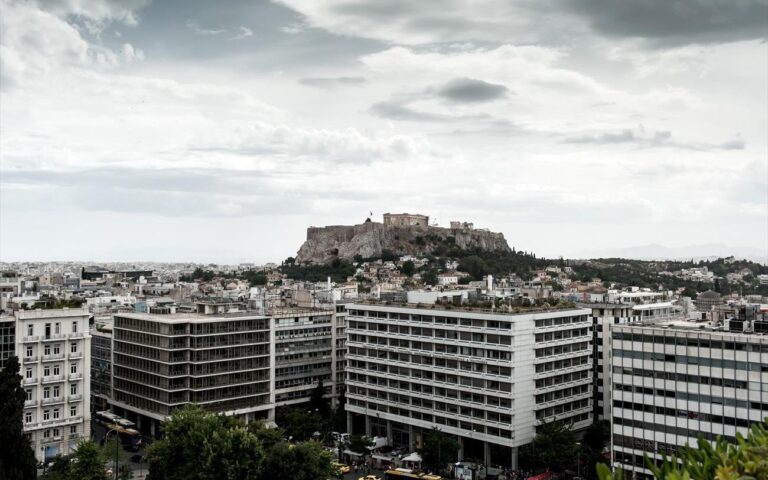 Πηγές ΥΠΕΘΟ: Τριπλάσιοι από την Ευρωζώνη οι ρυθμοί ανάπτυξης στην Ελλάδα φέτος σύμφωνα με την Κομισιόν