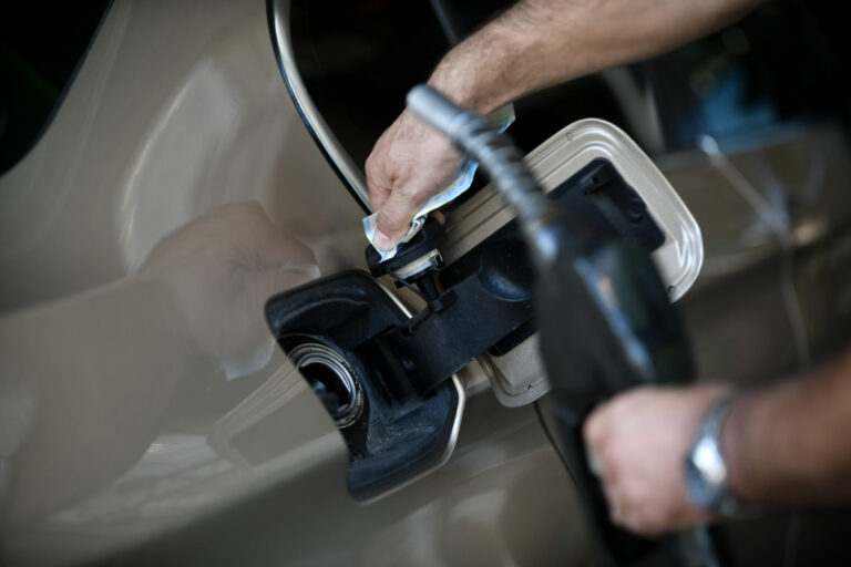 Με βενζίνη ακριβότερη από τη Γαλλία η πασχαλινή έξοδος