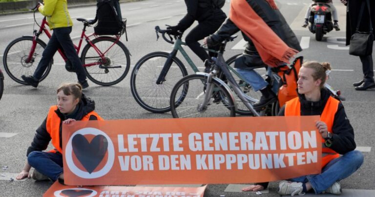 Γερμανία: Μέλη της «Τελευταίας Γενιάς» κατηγορούνται για σύσταση εγκληματικής οργάνωσης