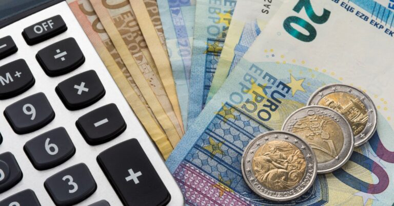 Το 62% των φορολογούμενων δηλώνει εισοδήματα έως 10.000 ευρώ – Το 40% δηλώνει ότι ζει με 416 ευρώ τον μήνα