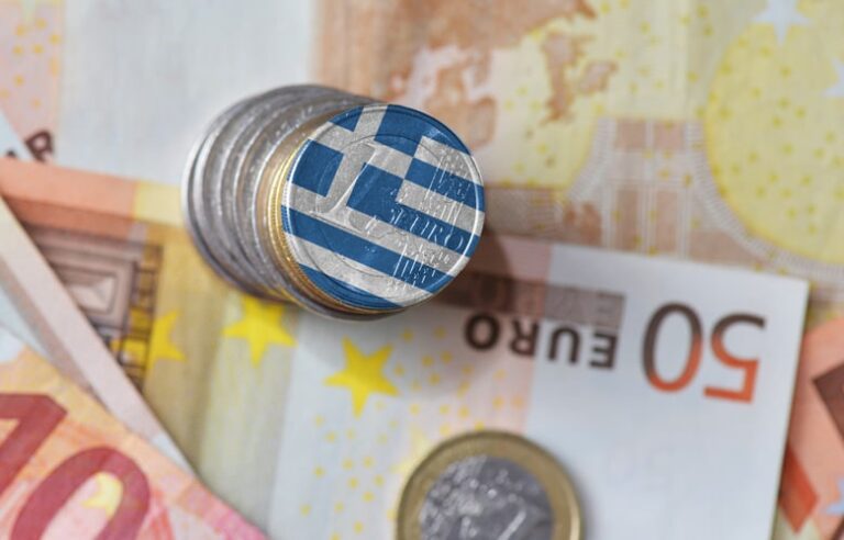 Ρυθμό ανάπτυξης 2,2% το 2024 και 2,3% το 2025 προβλέπει για την ελληνική οικονομία η εαρινή έκθεση της Κομισιόν