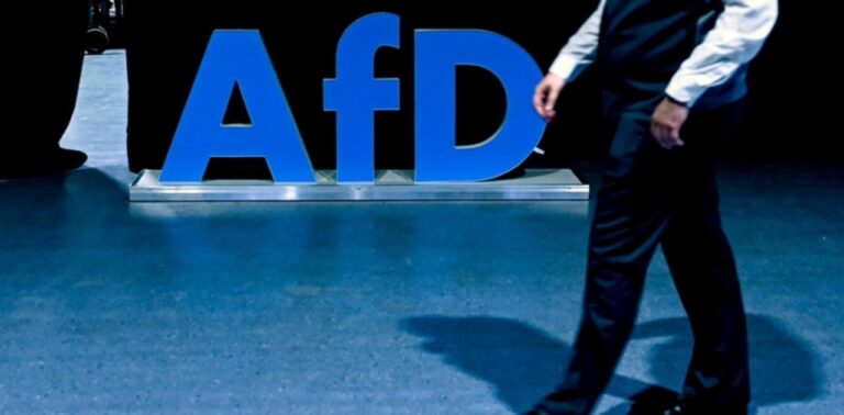 ΕΕ: Τα ακροδεξιά κόμματα αποβάλλουν το γερμανικό AfD – «Δεν ήταν όλοι στα SS εγκληματίες» είχε δηλώσει υποψήφιος