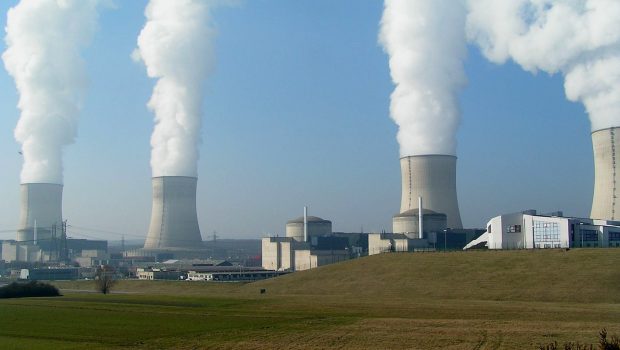Η Γαλλία ξεκινά τη λειτουργία ενός νέου πυρηνικού σταθμού με 12 χρόνια καθυστέρηση