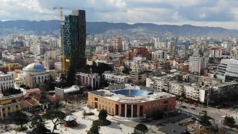Αλβανία: Η οικονομία σε θετικό κύκλο, το μεγαλύτερο πρόβλημα είναι η διαφθορά