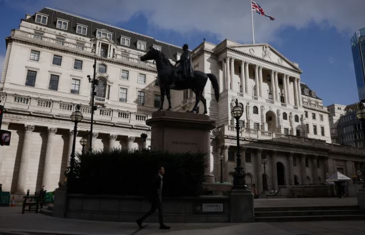 Τράπεζα της Αγγλίας: Πιο κοντά στην ΕΚΤ ως προς την πολιτική μείωσης των επιτοκίων