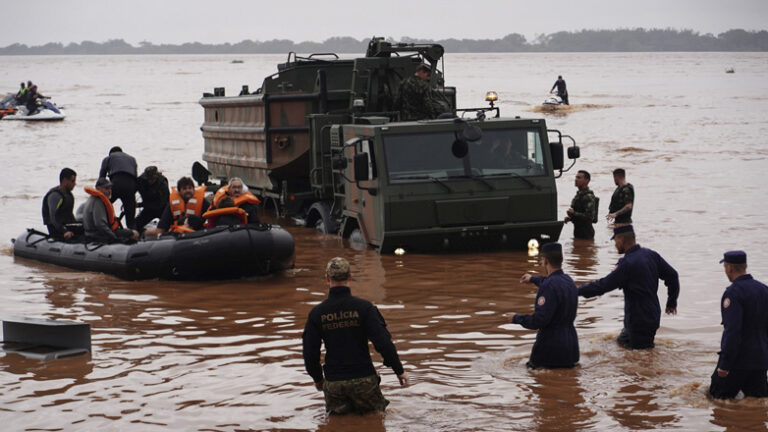 Βραζιλία: Στους 143 οι νεκροί από τις σφοδρές βροχοπτώσεις και τις πλημμύρες