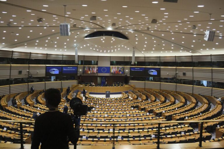 Η Ακροδεξιά «πολιορκεί» το Ευρωκοινοβούλιο